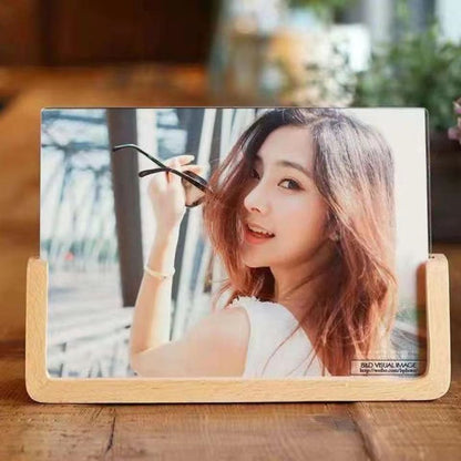 float frame for tabletop or wall with magnetic photo holder