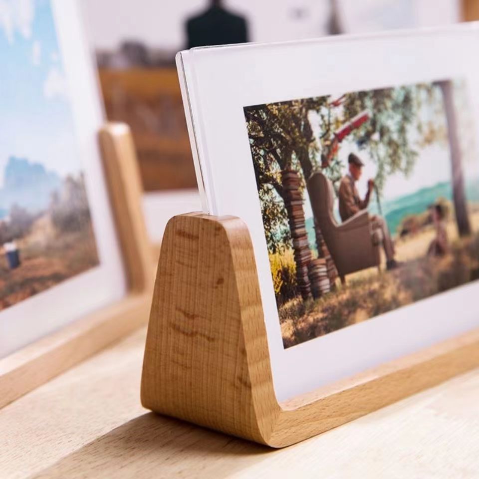 float frame for tabletop or wall with magnetic photo holder